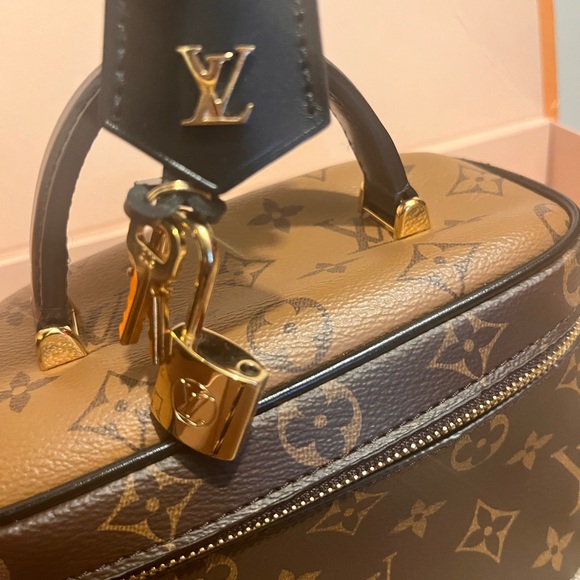 Louis Vuitton Monogram Sneakers and Bag Set - Picture 4 of 10
